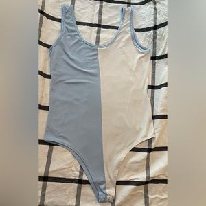 YMI collections reversible vertical split bodysuit size Large snap bottom